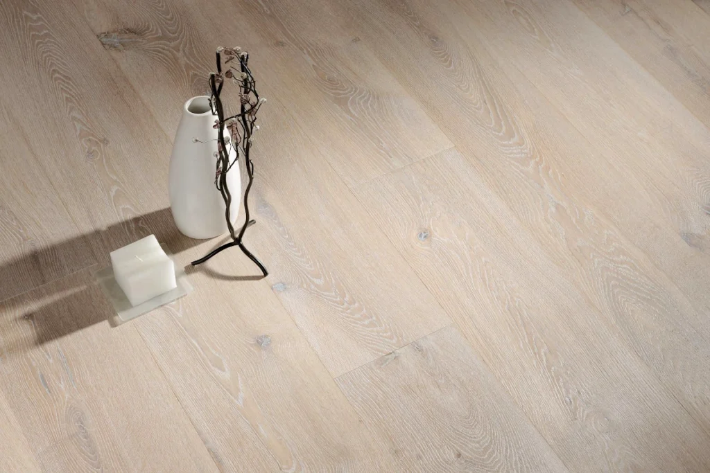 solid hardwood light wood pattern